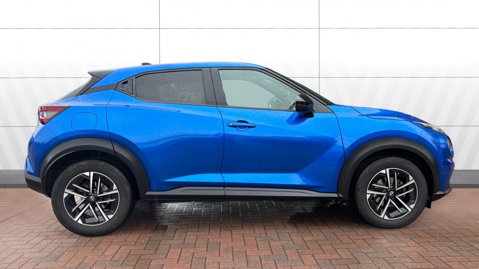 Nissan Juke 1.0 DiG-T N-Connecta 5dr DCT Petrol Hatchback - Image 5