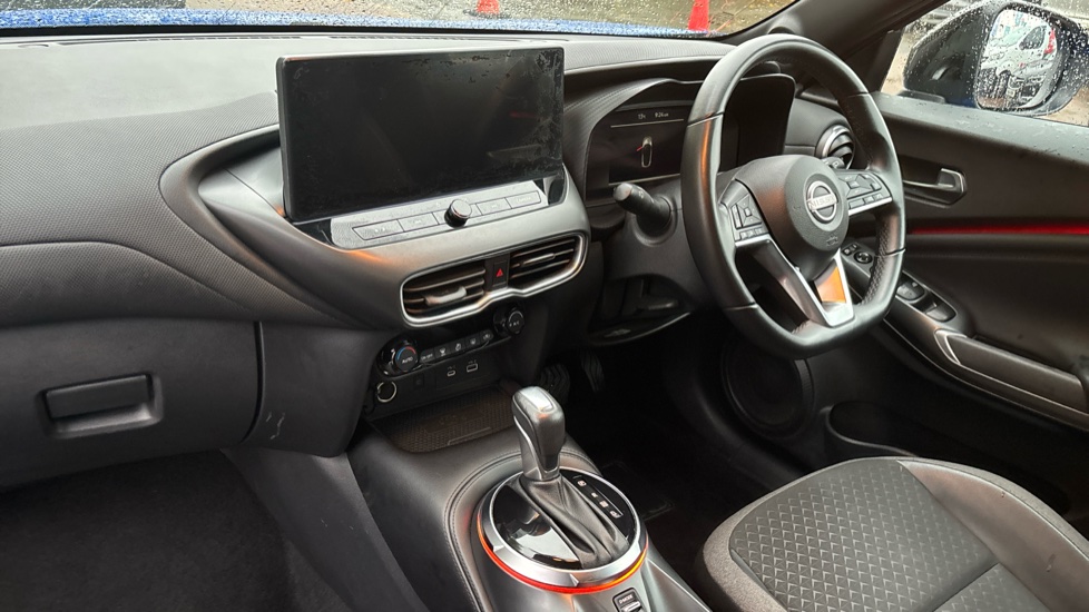 Nissan Juke 1.0 DiG-T N-Connecta 5dr DCT Petrol Hatchback - Image 9
