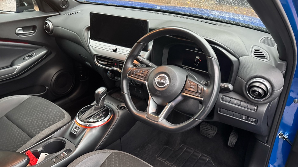Nissan Juke 1.0 DiG-T N-Connecta 5dr DCT Petrol Hatchback - Image 11