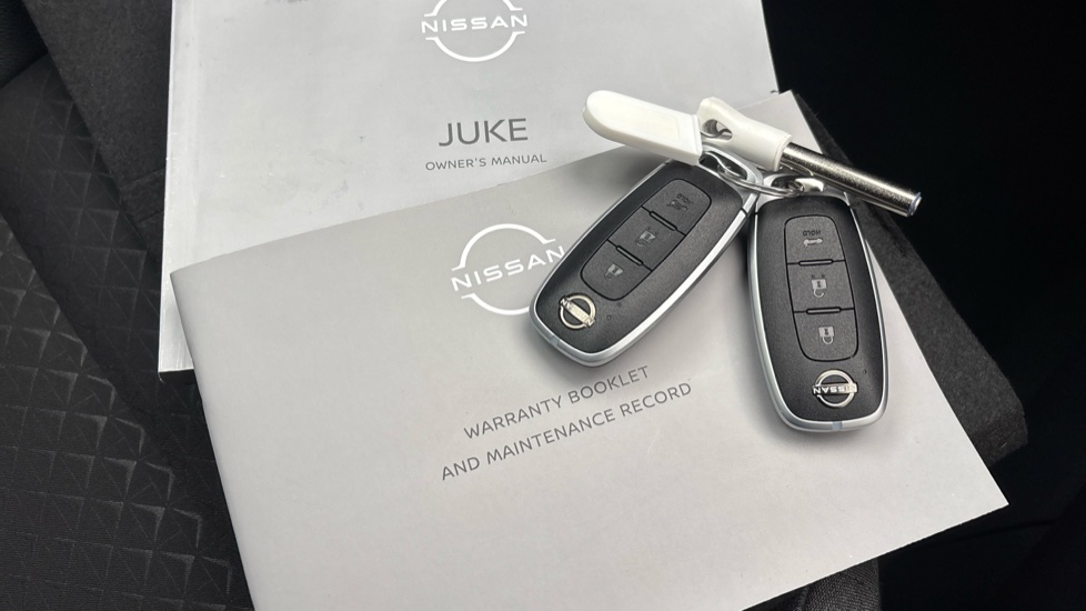 Nissan Juke 1.0 DiG-T N-Connecta 5dr DCT Petrol Hatchback - Image 19