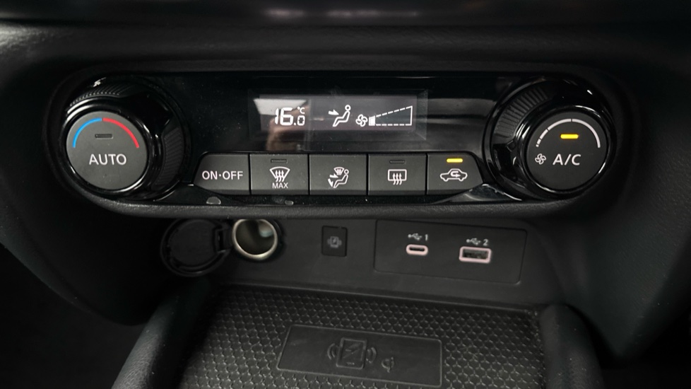 Nissan Juke 1.0 DiG-T N-Connecta 5dr DCT Petrol Hatchback - Image 28