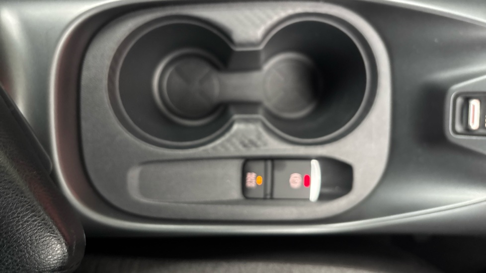 Nissan Juke 1.0 DiG-T N-Connecta 5dr DCT Petrol Hatchback - Image 30