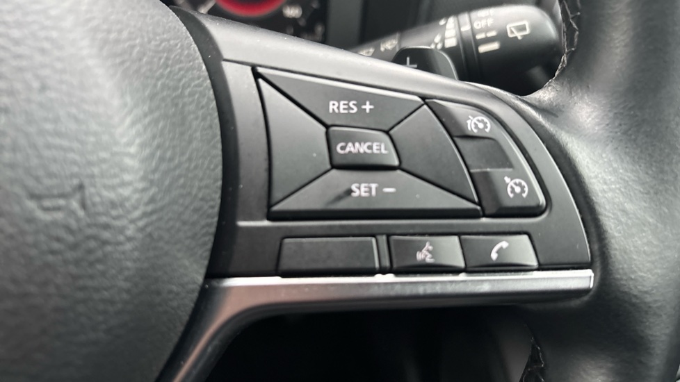 Nissan Juke 1.0 DiG-T N-Connecta 5dr DCT Petrol Hatchback - Image 33