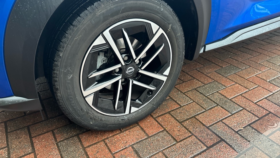 Nissan Juke 1.0 DiG-T N-Connecta 5dr DCT Petrol Hatchback - Image 41