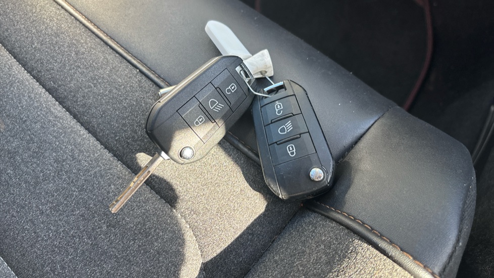 Citroen C3 1.2 PureTech 110 Shine Plus 5dr EAT6 Petrol Hatchback - Image 20