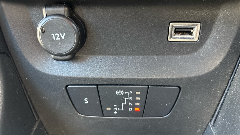 Citroen C3 1.2 PureTech 110 Shine Plus 5dr EAT6 Petrol Hatchback - Image 30