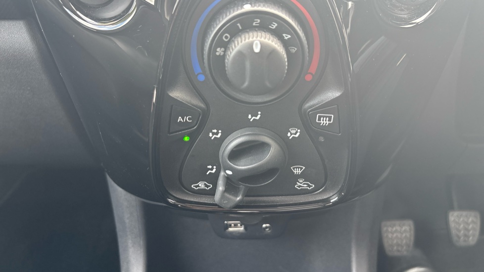 Citroen C1 1.0 VTi 72 Shine 5dr Petrol Hatchback - Image 27