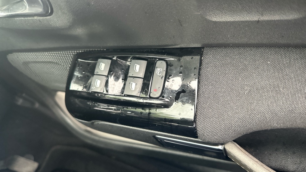 Citroen C3 1.2 PureTech 110 Shine Plus 5dr EAT6 Petrol Hatchback - Image 25
