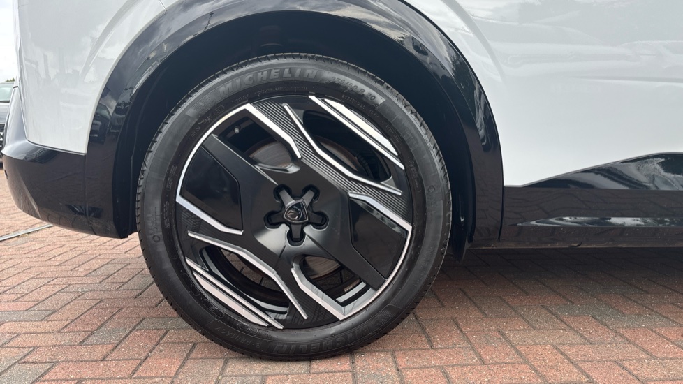 Peugeot 3008 157kW GT 73kWh 5dr Auto Electric Estate - Image 7