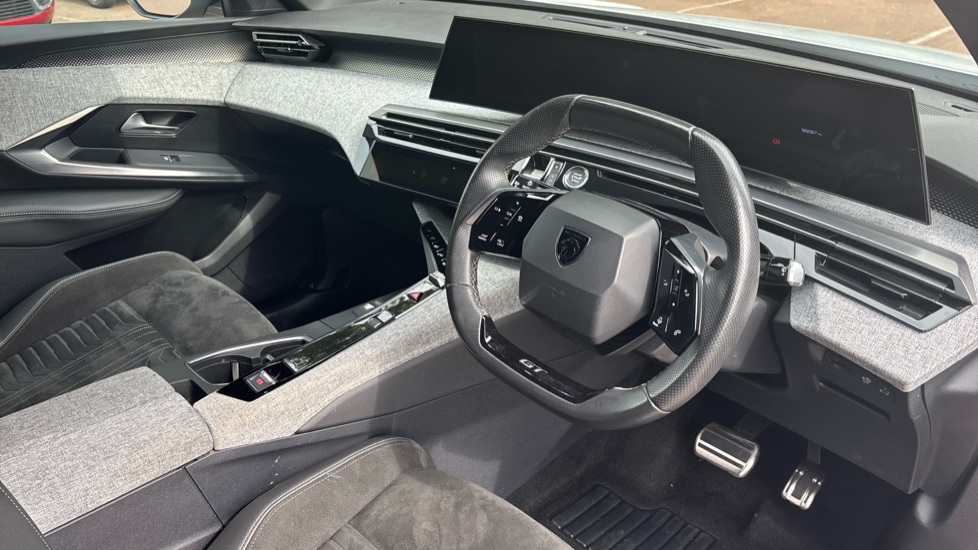 Peugeot 3008 157kW GT 73kWh 5dr Auto Electric Estate - Image 11