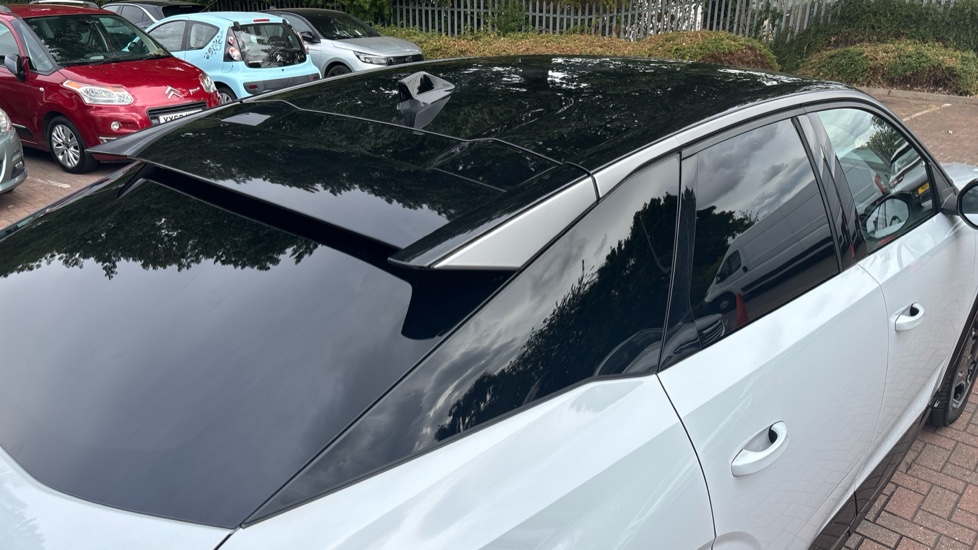 Peugeot 3008 157kW GT 73kWh 5dr Auto Electric Estate - Image 45