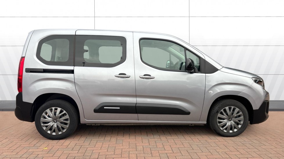 Citroen Berlingo 100kW Plus M 52kWh 5dr Auto Electric Estate - Image 5