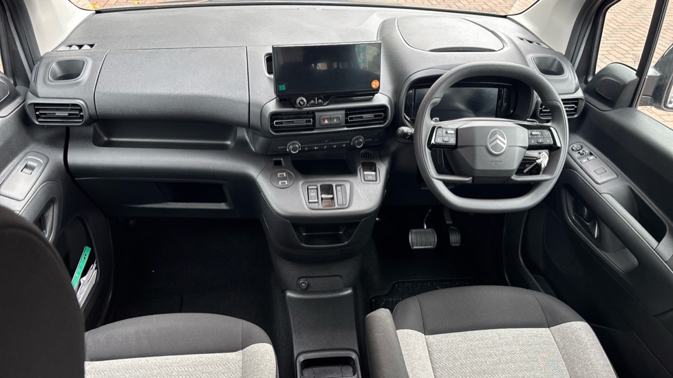 Citroen Berlingo 100kW Plus M 52kWh 5dr Auto Electric Estate - Image 10