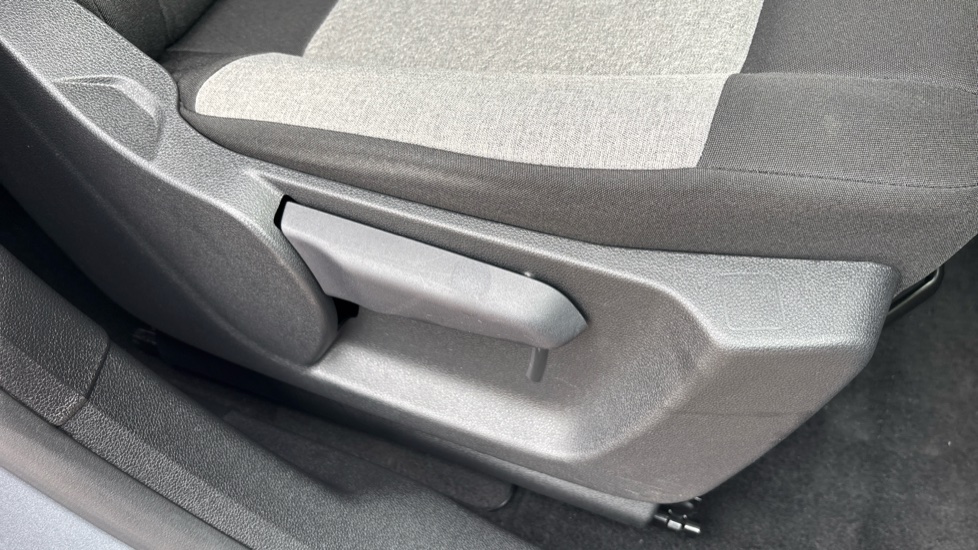 Citroen Berlingo 100kW Plus M 52kWh 5dr Auto Electric Estate - Image 34