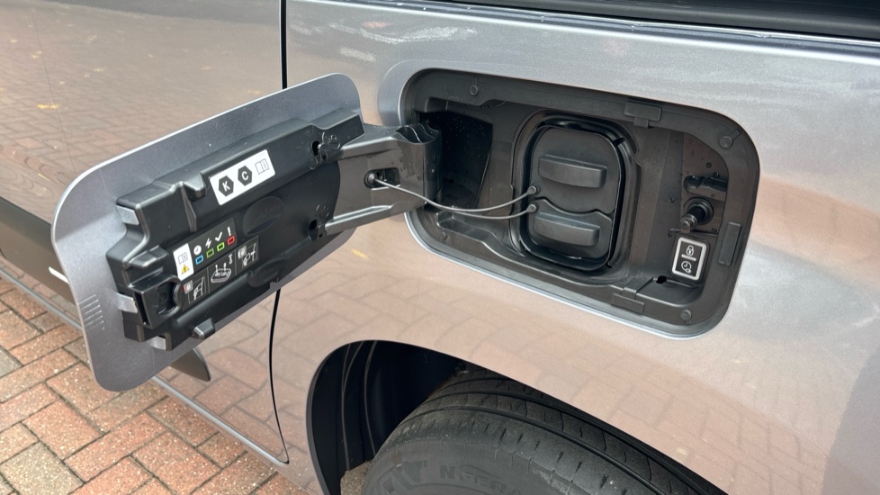 Citroen Berlingo 100kW Plus M 52kWh 5dr Auto Electric Estate - Image 39