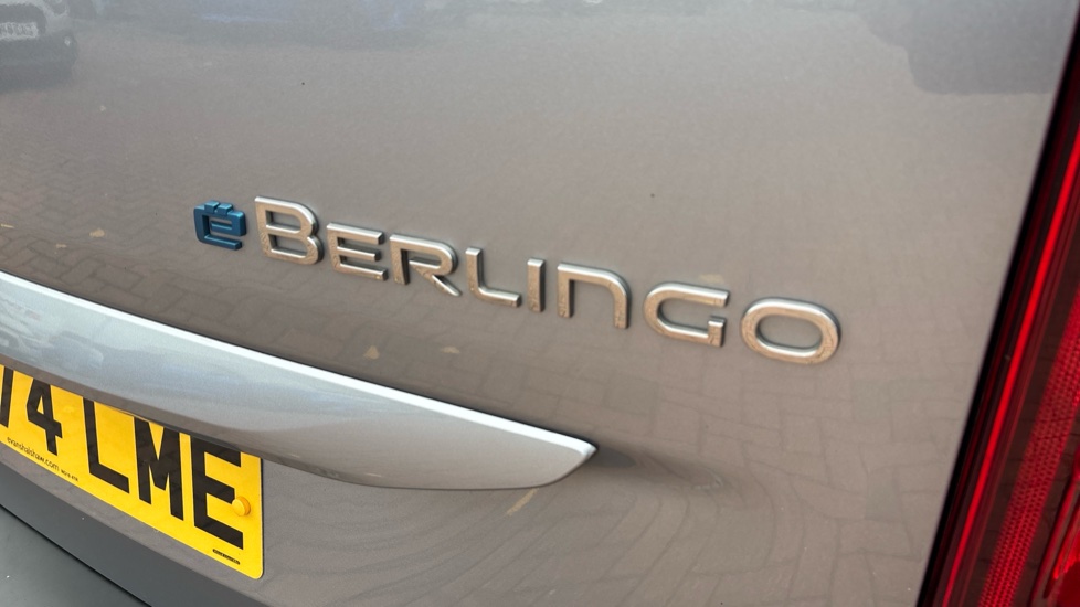 Citroen Berlingo 100kW Plus M 52kWh 5dr Auto Electric Estate - Image 42