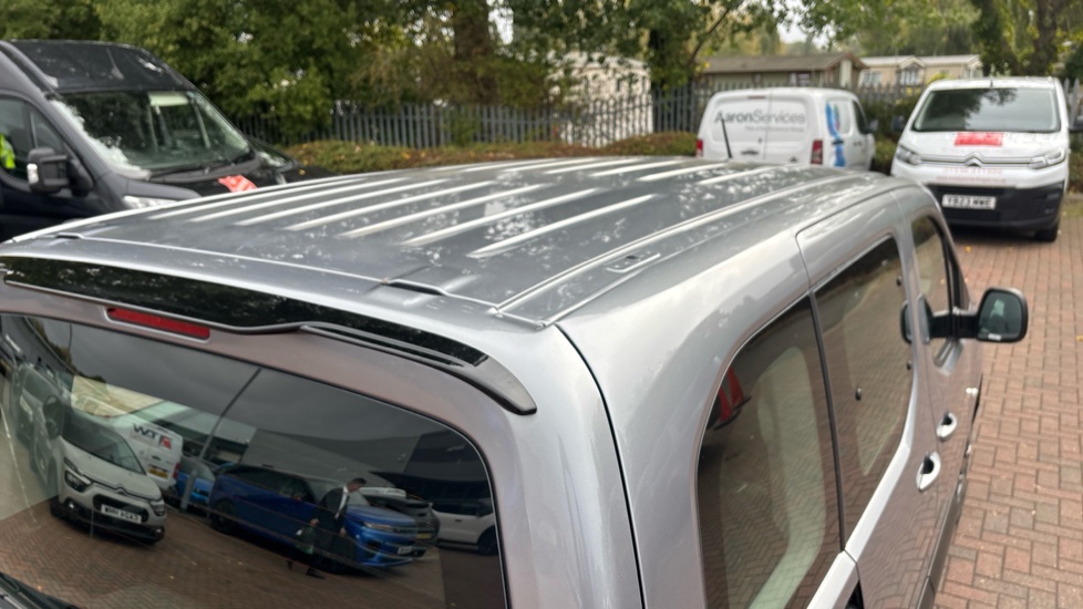 Citroen Berlingo 100kW Plus M 52kWh 5dr Auto Electric Estate - Image 43