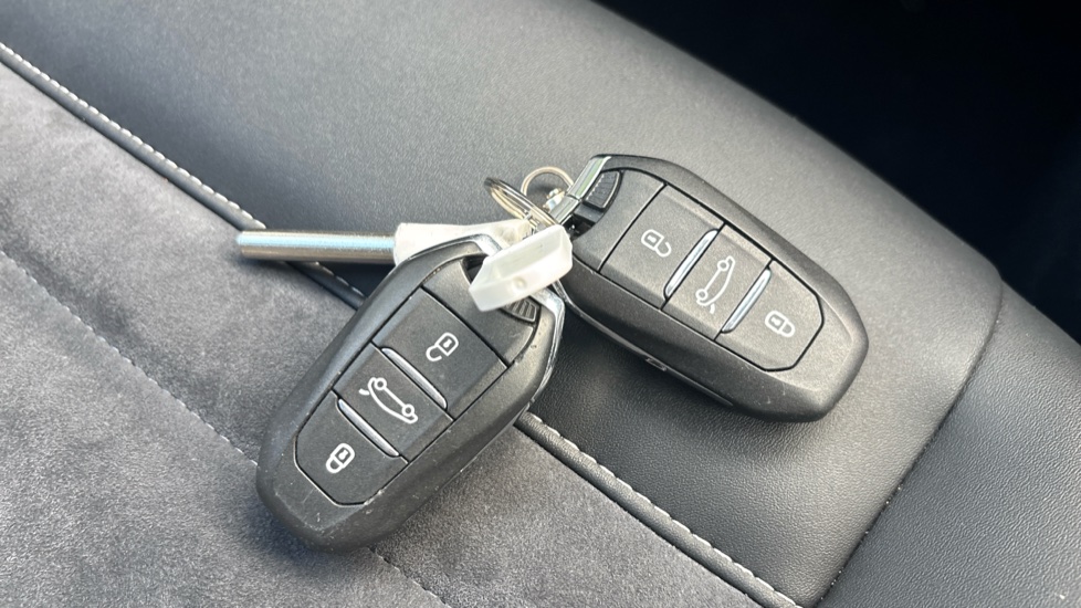 Citroen C4 1.2 PureTech [130] Max 5dr Petrol Hatchback - Image 20