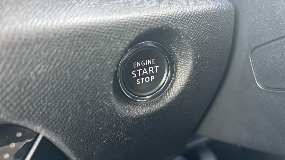 Citroen C4 1.2 PureTech [130] Max 5dr Petrol Hatchback - Image 26