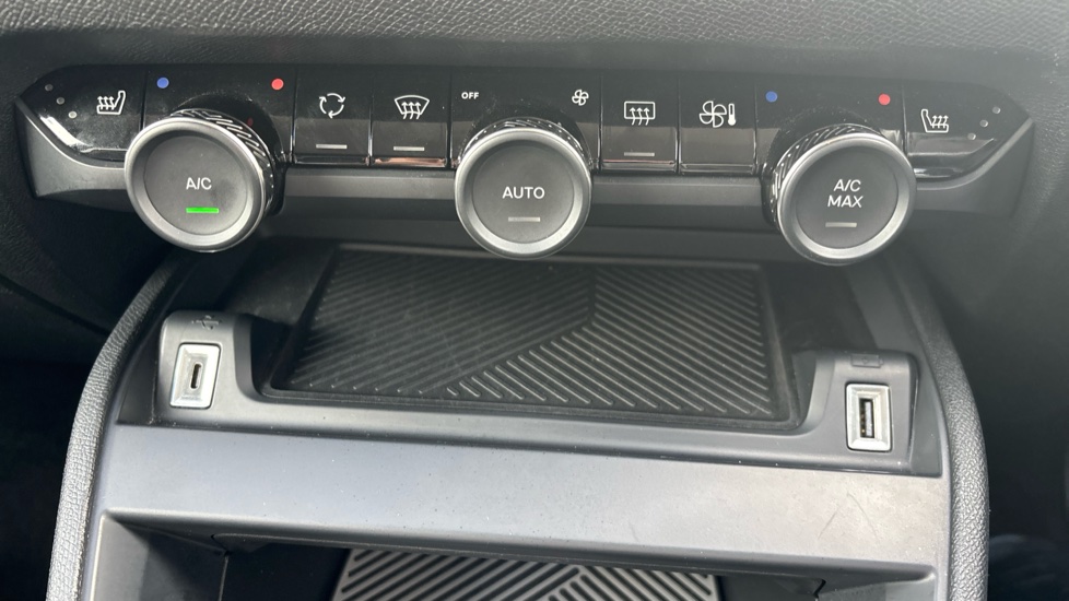 Citroen C4 1.2 PureTech [130] Max 5dr Petrol Hatchback - Image 27