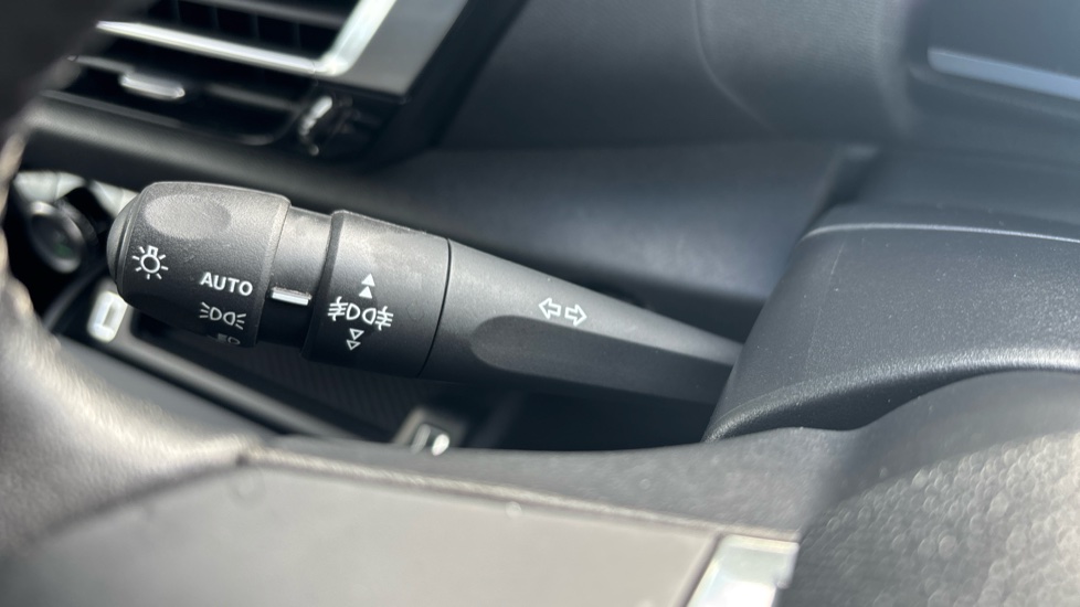 Citroen C4 1.2 PureTech [130] Max 5dr Petrol Hatchback - Image 33