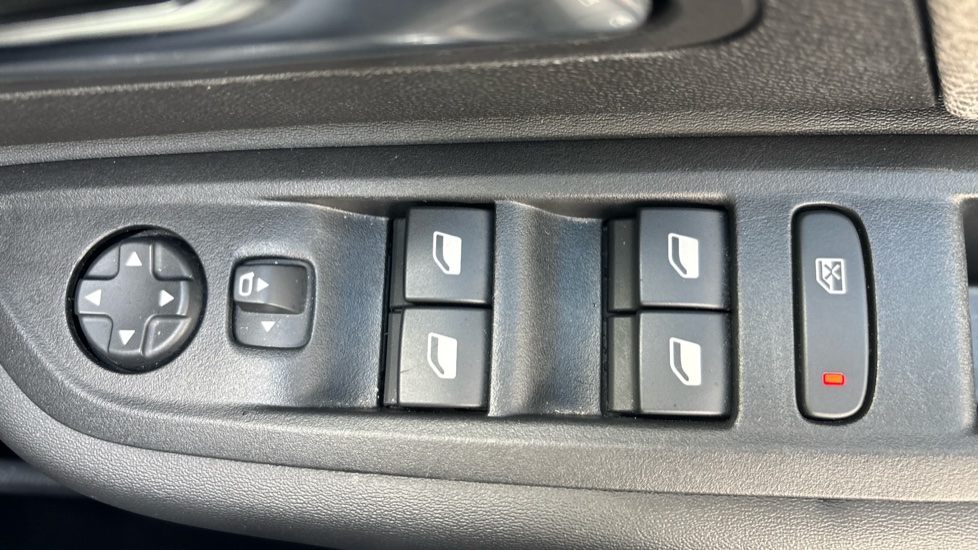 Citroen C4 1.2 PureTech [130] Max 5dr Petrol Hatchback - Image 37