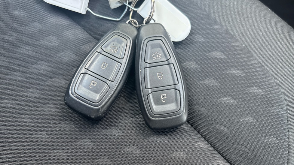 Ford Fiesta 1.0 EcoBoost Titanium 5dr Petrol Hatchback - Image 20
