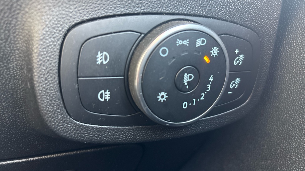 Ford Fiesta 1.0 EcoBoost Titanium 5dr Petrol Hatchback - Image 36