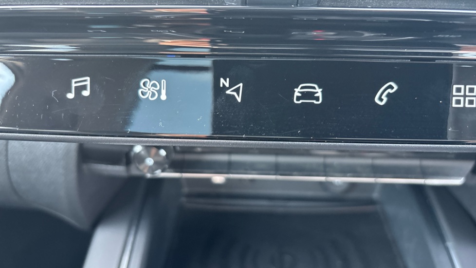 Citroen C5 Aircross 1.2 PureTech C-Series Edition 5dr EAT8 Petrol Hatchback - Image 28