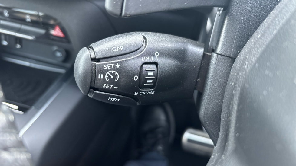 Citroen C5 Aircross 1.2 PureTech C-Series Edition 5dr EAT8 Petrol Hatchback - Image 38