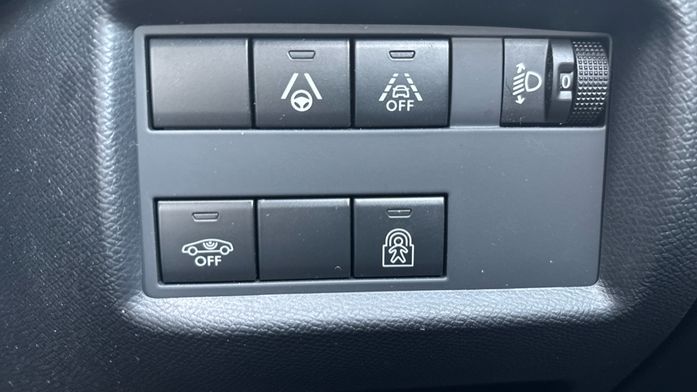 Citroen C5 Aircross 1.2 PureTech C-Series Edition 5dr EAT8 Petrol Hatchback - Image 41