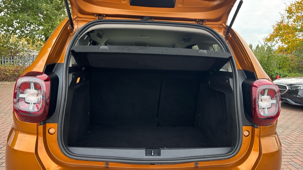 Dacia Duster 1.3 TCe 130 Prestige 5dr Petrol Estate - Image 4