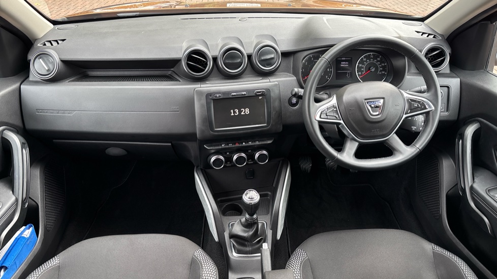 Dacia Duster 1.3 TCe 130 Prestige 5dr Petrol Estate - Image 10