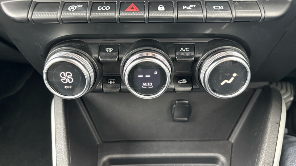 Dacia Duster 1.3 TCe 130 Prestige 5dr Petrol Estate - Image 28