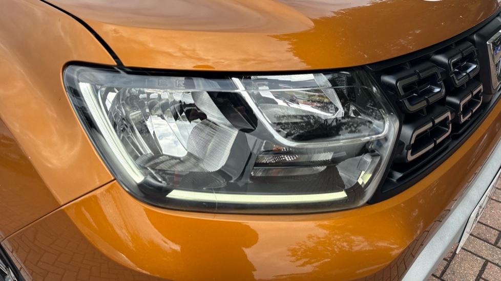 Dacia Duster 1.3 TCe 130 Prestige 5dr Petrol Estate - Image 37