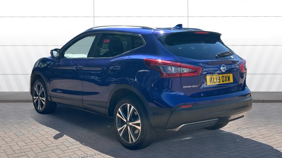 Nissan Qashqai 1.3 DiG-T N-Connecta 5dr Petrol Hatchback - Image 2