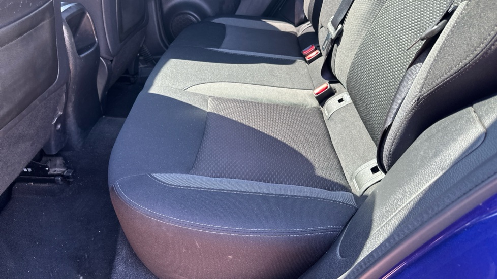 Nissan Qashqai 1.3 DiG-T N-Connecta 5dr Petrol Hatchback - Image 16