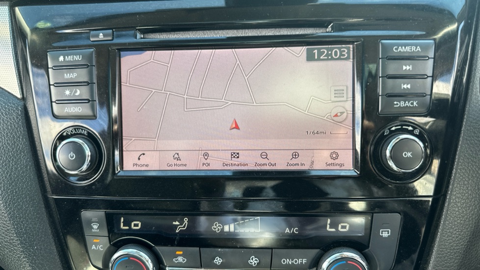 Nissan Qashqai 1.3 DiG-T N-Connecta 5dr Petrol Hatchback - Image 21