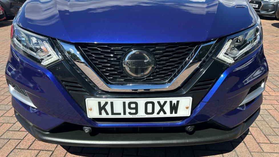 Nissan Qashqai 1.3 DiG-T N-Connecta 5dr Petrol Hatchback - Image 33