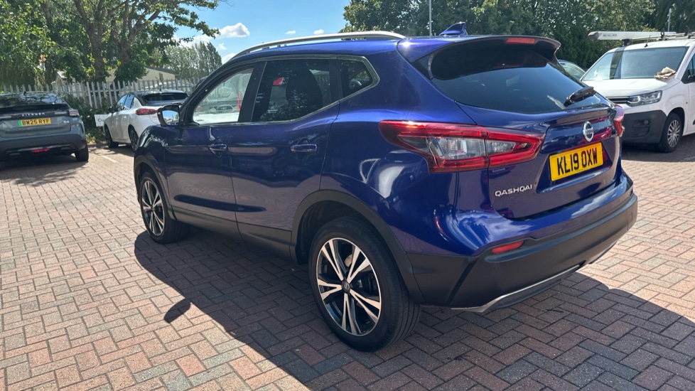 Nissan Qashqai 1.3 DiG-T N-Connecta 5dr Petrol Hatchback - Image 36