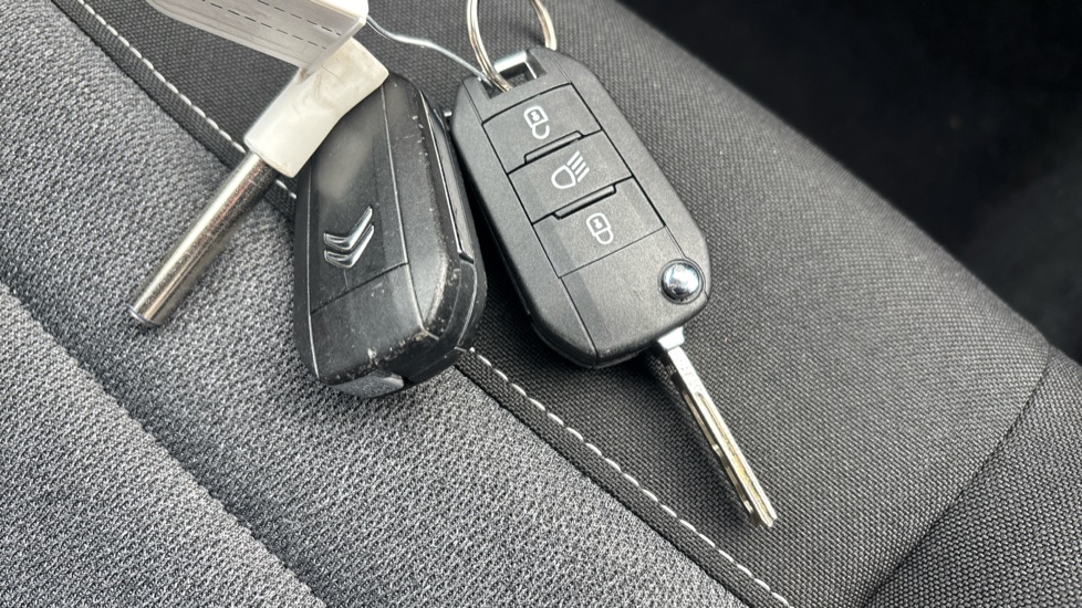 Citroen C3 1.2 PureTech Shine Plus 5dr Petrol Hatchback - Image 20
