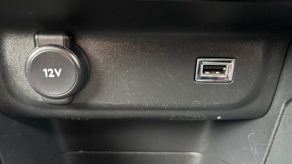 Citroen C3 1.2 PureTech Shine Plus 5dr Petrol Hatchback - Image 29