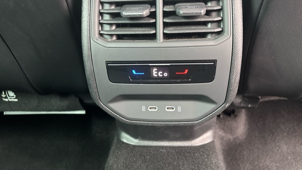 CUPRA Formentor 1.4 eHybrid 204 V1 5dr DSG Estate - Image 37