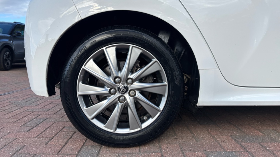 Toyota Yaris 1.5 Hybrid Icon 5dr CVT Hybrid Hatchback - Image 7