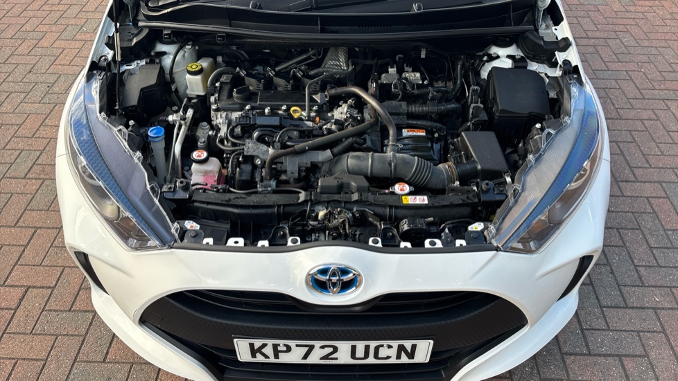 Toyota Yaris 1.5 Hybrid Icon 5dr CVT Hybrid Hatchback - Image 8