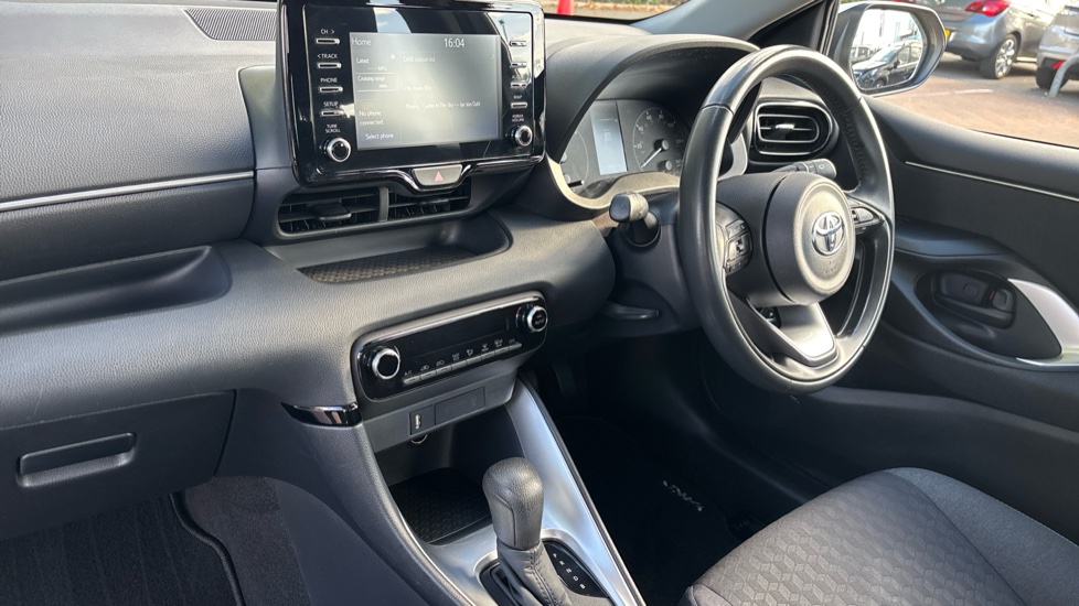 Toyota Yaris 1.5 Hybrid Icon 5dr CVT Hybrid Hatchback - Image 9