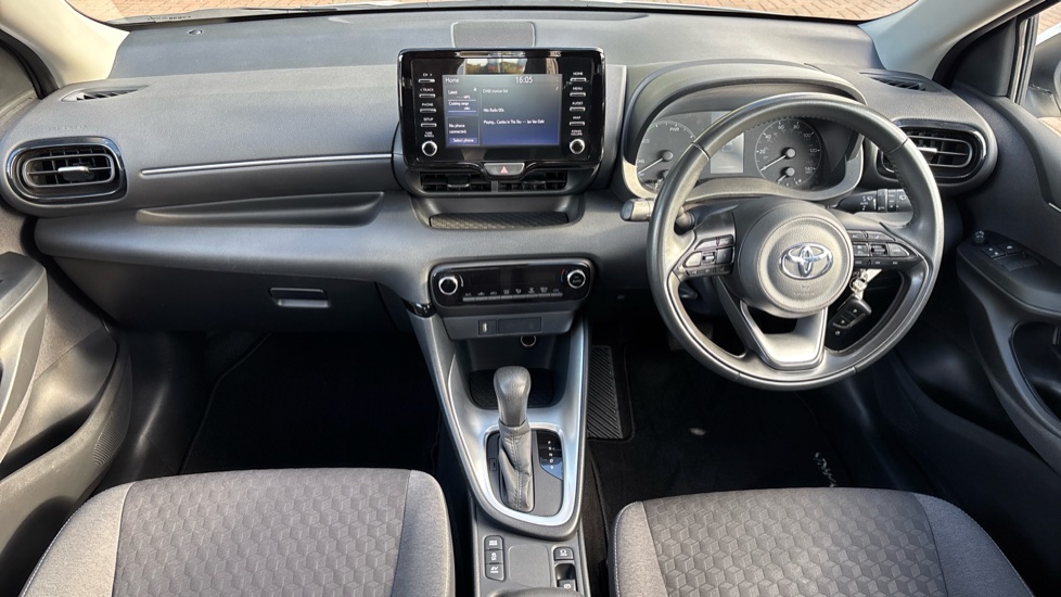 Toyota Yaris 1.5 Hybrid Icon 5dr CVT Hybrid Hatchback - Image 10
