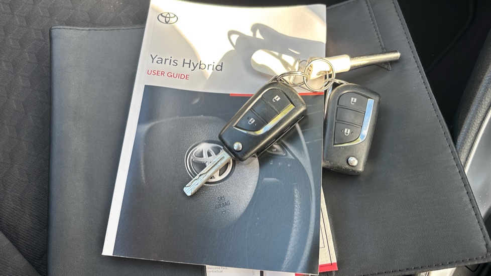 Toyota Yaris 1.5 Hybrid Icon 5dr CVT Hybrid Hatchback - Image 19