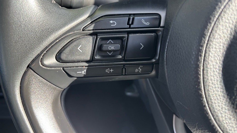 Toyota Yaris 1.5 Hybrid Icon 5dr CVT Hybrid Hatchback - Image 30