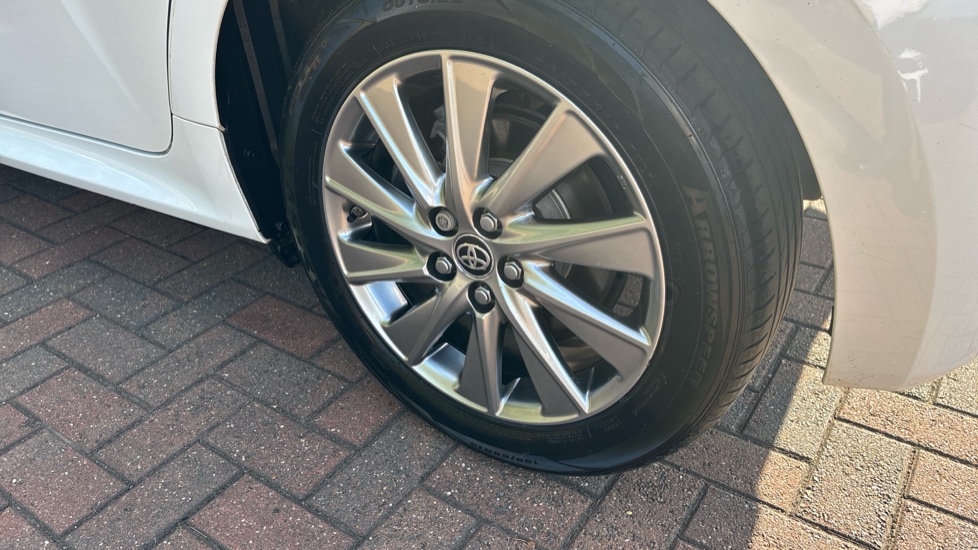 Toyota Yaris 1.5 Hybrid Icon 5dr CVT Hybrid Hatchback - Image 41